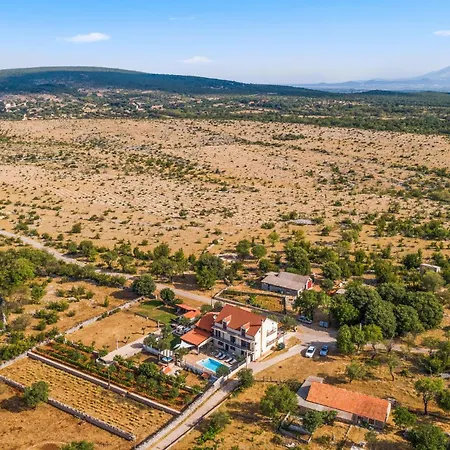 Vakantiehuis Amazing In With Wifi