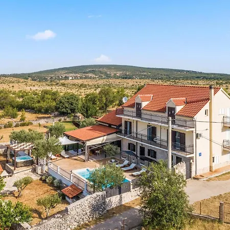 Lovely In With Sauna Casa vacanze Unesic