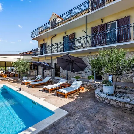 Prázdninový dům Amazing In With Wifi Unesic