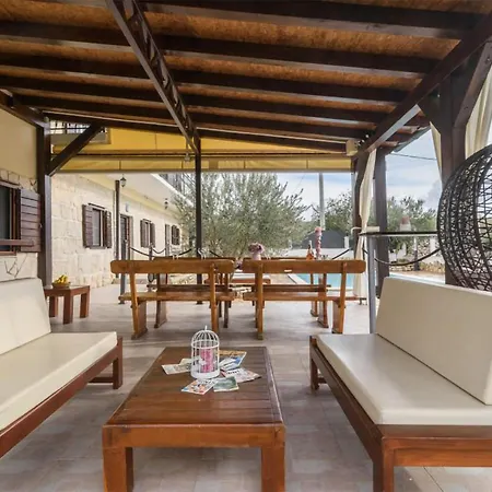 Amazing In With Wifi Holiday home Unesic